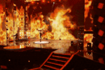 Xem màn nhảy múa với giày patin nguy hiểm và nóng bỏng “nghẹt thở”