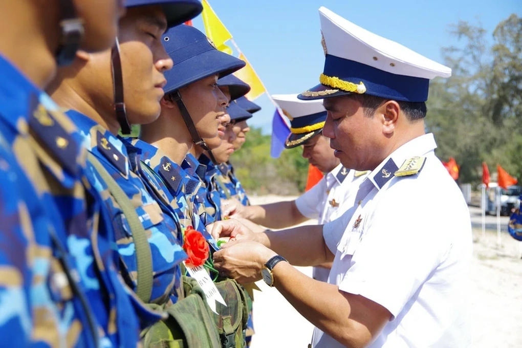 Thủ tướng bổ nhiệm 2 Đại tá quân đội giữ nhiệm vụ mới - 1 Thủ tướng bổ nhiệm 2 Đại tá quân đội giữ nhiệm vụ mới - 1