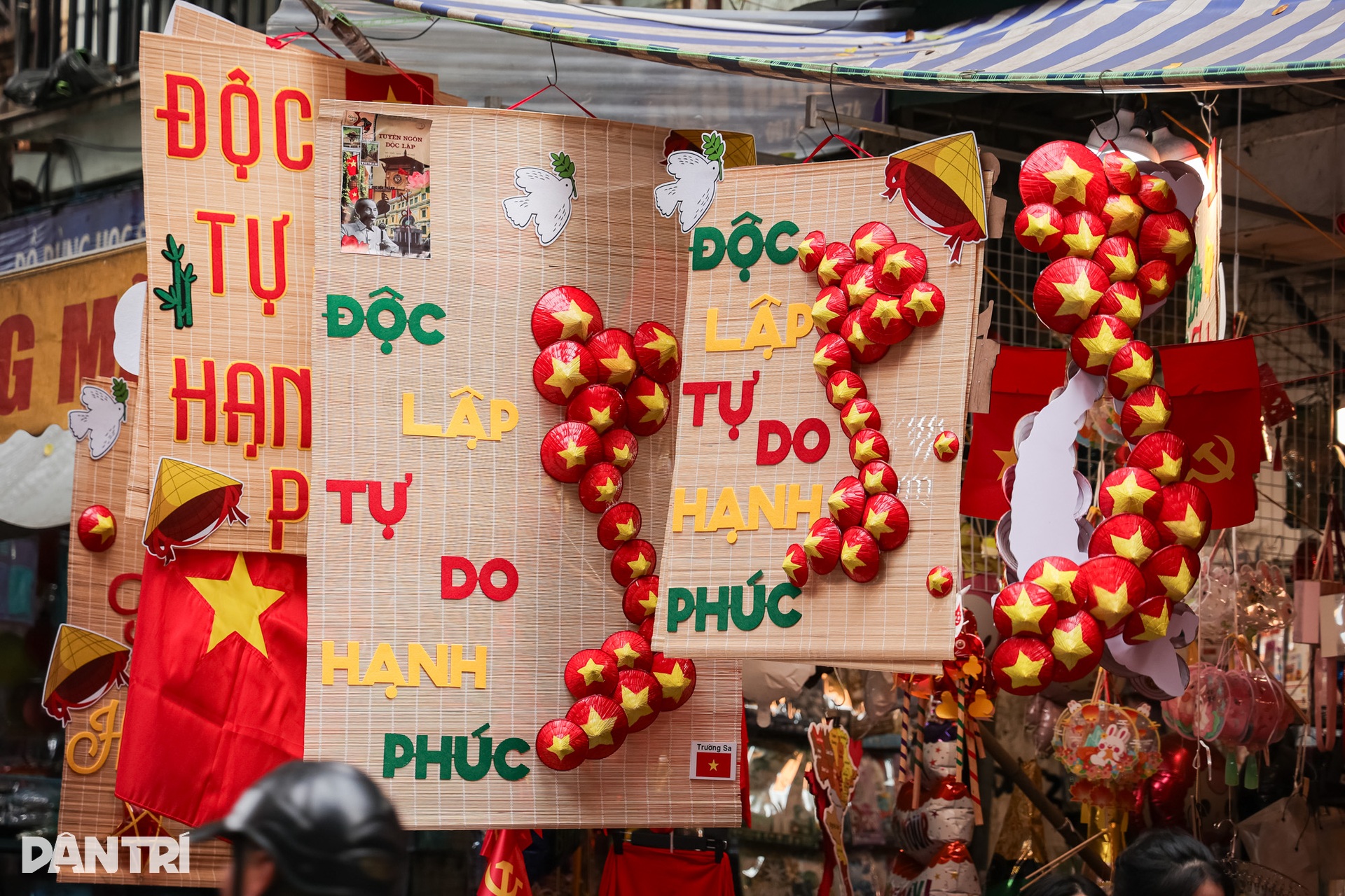 Hà Nội rợp sắc cờ hoa, khách nước ngoài choáng ngợp dịp Quốc khánh 2/9 - 9