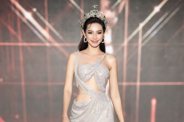Thùy Tiên mặc gợi cảm, nhắn nhủ đặc biệt với thí sinh Miss Grand Vietnam