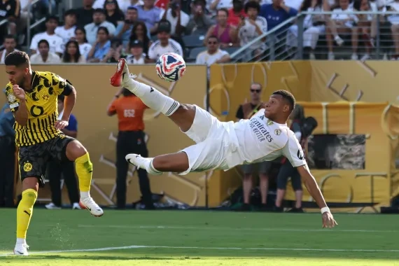 Mbappe tỏa sáng giúp Real Madrid đánh bại Dortmund, tiến vào bán kết - 2