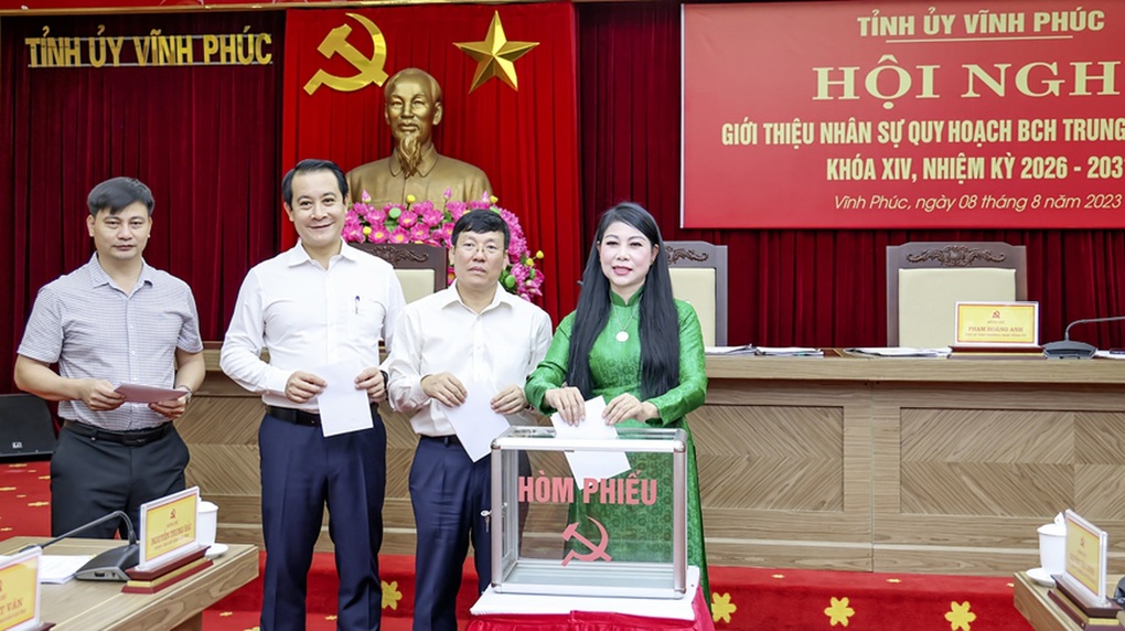 Những lãnh đạo bộ, địa phương được giới thiệu quy hoạch Trung ương khóa mới - 2 Những lãnh đạo bộ, địa phương được giới thiệu quy hoạch Trung ương khóa mới - 2