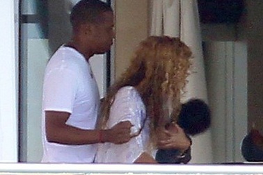 Gia đình Beyonce nghỉ ngơi trên du thuyền siêu sang 