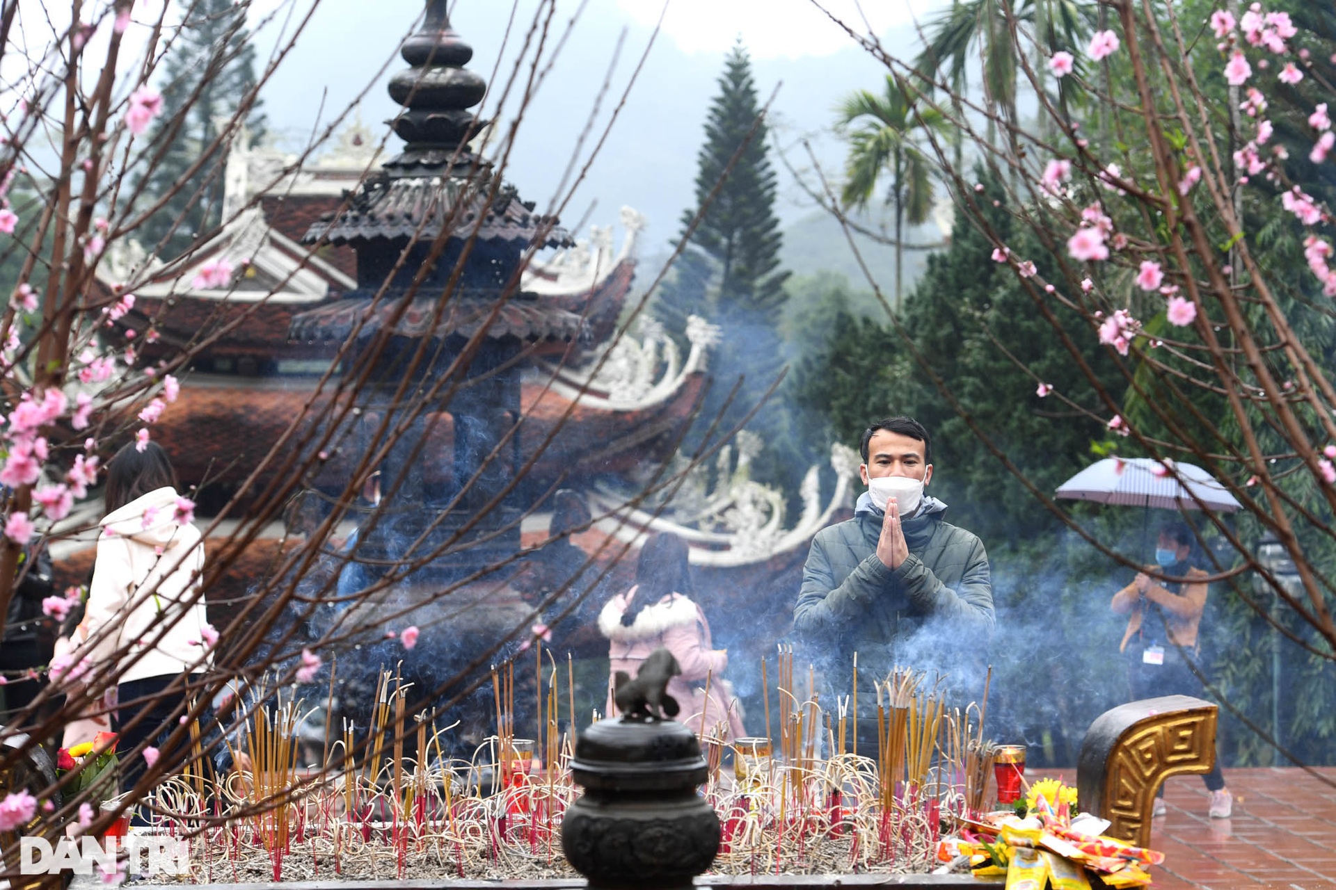 Hàng nghìn du khách trẩy hội chùa Hương trong ngày mở cửa thí điểm - 15 Hàng nghìn du khách trẩy hội chùa Hương trong ngày mở cửa thí điểm - 15