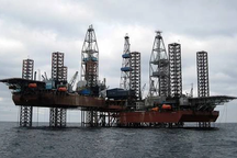 Ukraine bị nghi phóng tên lửa tấn công giàn khoan dầu của Nga gần Crimea