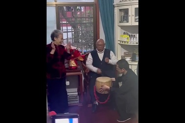 Cụ ông 86 tuổi kết hôn với mối tình đầu 81 tuổi