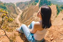 Hỏa Diệm Sơn nắng nóng kỷ lục 80 độ C, du khách vẫn ùn ùn đổ về trải nghiệm