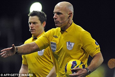Howard Webb cầm còi trận “đại chiến” MU - Liverpool