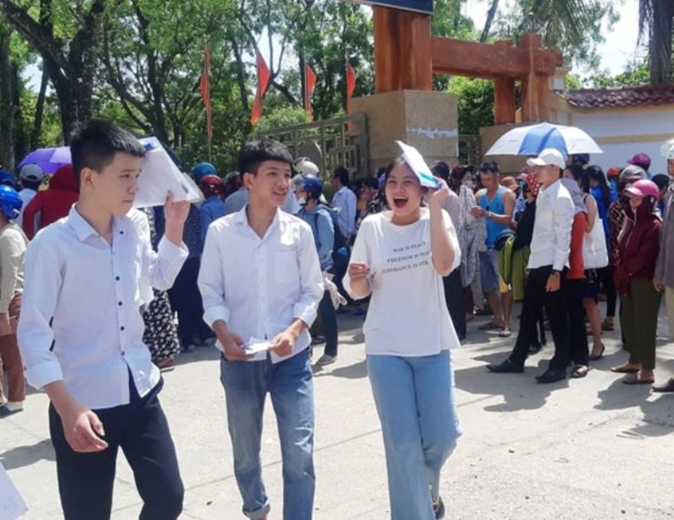 Đề văn dễ thở, thí sinh Nghệ An phấn khởi chờ môn thi chiều - 2 Đề văn dễ thở, thí sinh Nghệ An phấn khởi chờ môn thi chiều - 2