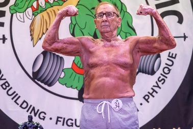 Sống khỏe trăm tuổi nhờ kỷ luật, bí quyết của vận động viên thể hình Mỹ