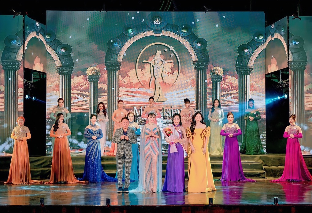Hoa hậu Võ Thu Sương mặc gợi cảm chấm thi Hoa hậu - 3 Hoa hậu Võ Thu Sương mặc gợi cảm chấm thi Hoa hậu - 3