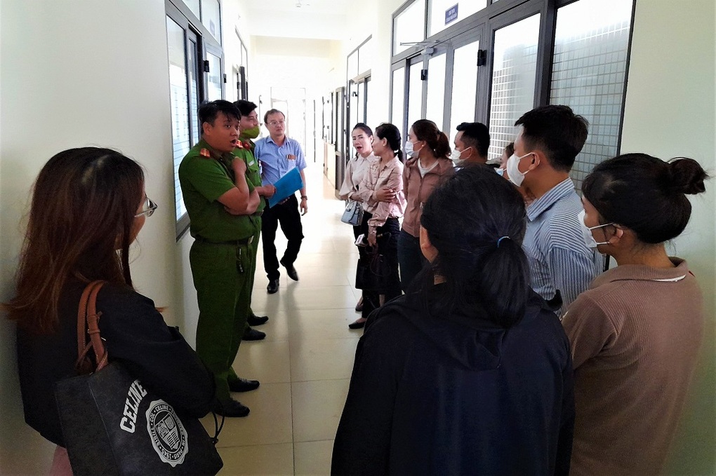 Học sinh lớp 1 bầm tím chân khi ở trường: Không phải do giáo viên hành hung - 3 Học sinh lớp 1 bầm tím chân khi ở trường: Không phải do giáo viên hành hung - 3