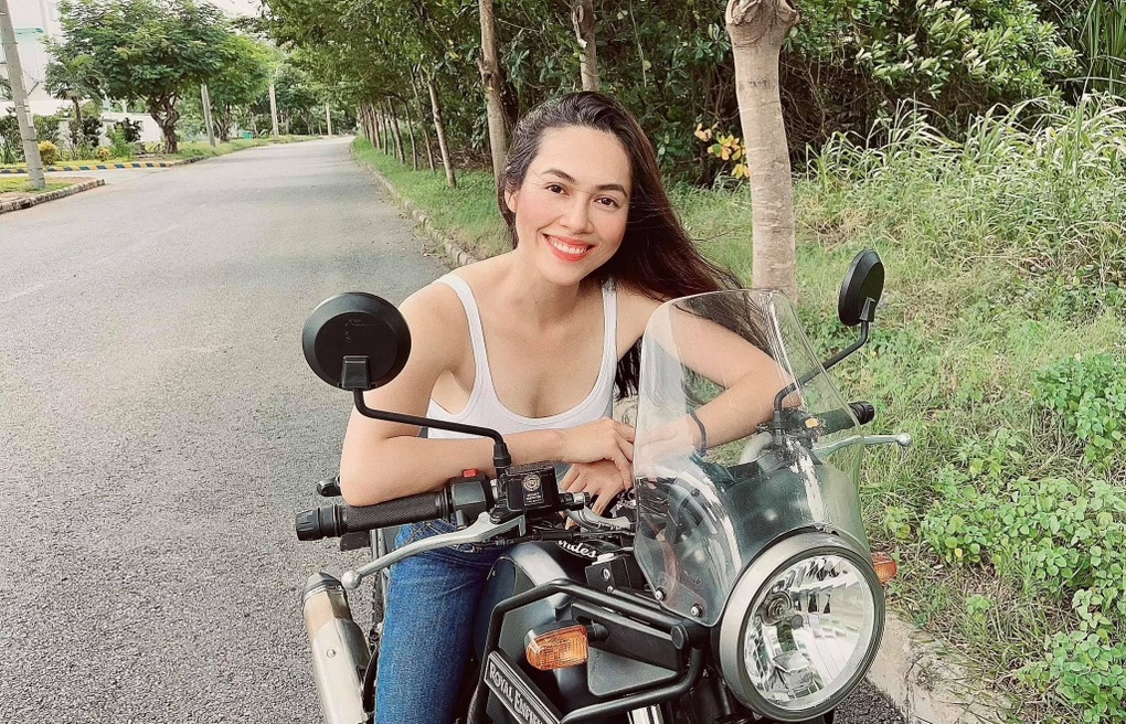 Á hậu Hoàng My: Tuổi 35 gợi cảm, cùng bạn trai Việt kiều vượt qua bệnh lạ - 6 Á hậu Hoàng My: Tuổi 35 gợi cảm, cùng bạn trai Việt kiều vượt qua bệnh lạ - 6