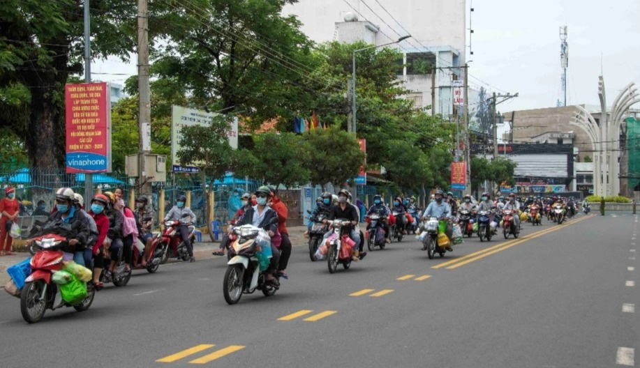 Cú chống đỡ ngoạn mục trước bất ngờ dòng người hồi hương lớn chưa từng có - 4 Cú chống đỡ ngoạn mục trước bất ngờ dòng người hồi hương lớn chưa từng có - 4