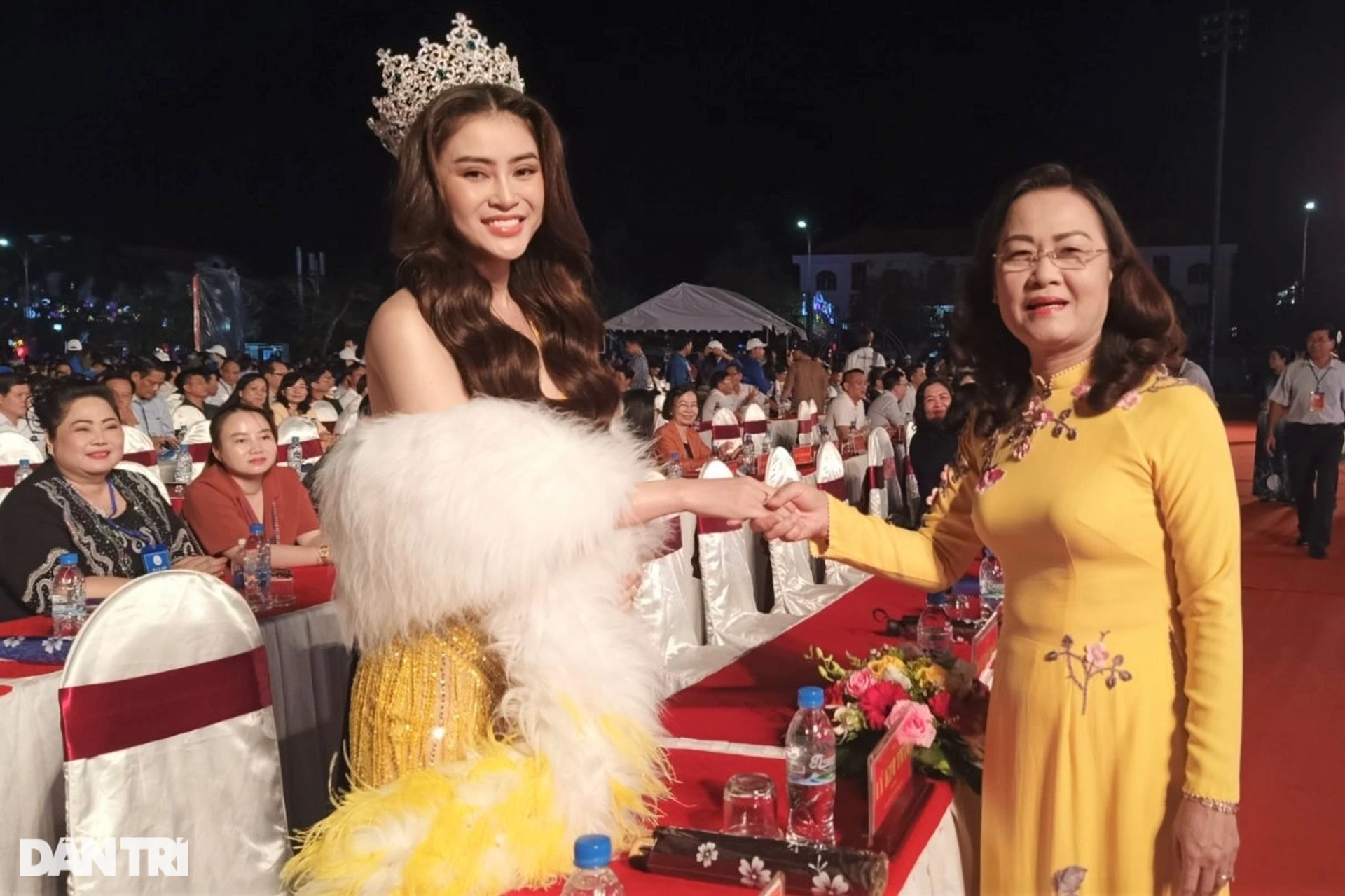 Ấn tượng đêm khai mạc ngày hội Văn hóa - Du lịch và lễ hội Dạ cổ hoài lang - 6 Ấn tượng đêm khai mạc ngày hội Văn hóa - Du lịch và lễ hội Dạ cổ hoài lang - 6
