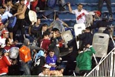 "Giao hữu" kiểu... Argentina