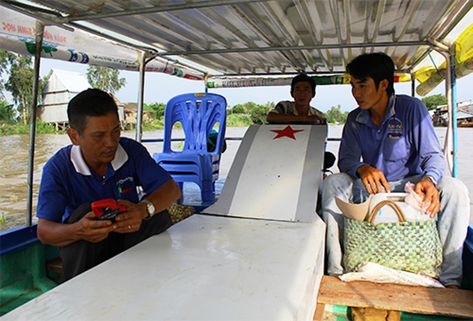 thuyen-nang-luong-mat-troi-cai-tien-cua-nong-dan-dong-thap
