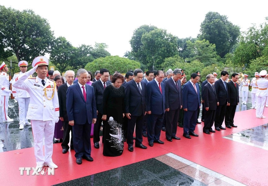 Lãnh đạo Đảng, Nhà nước vào Lăng viếng Chủ tịch Hồ Chí Minh nhân dịp Quốc khánh - 2