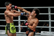 Tung ra cú đấm uy lực, Nguyễn Trần Duy Nhất khiến đối thủ... ngất xỉu