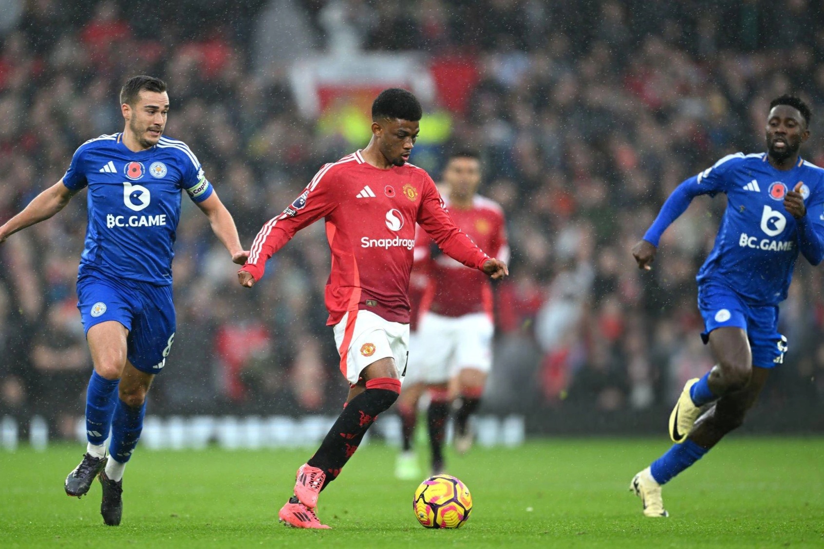 Man Utd 0-0 Leicester City (hiệp 1): Chủ nhà tấn công chủ động | Báo Dân trí