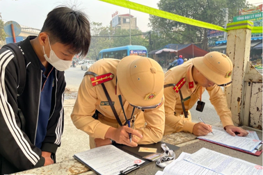 Học sinh vi phạm giao thông sẽ bị gửi thông báo về nhà trường