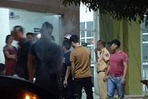 Nổ súng chỉ thiên "giải cứu" 2 công an xô xát tại quán karaoke