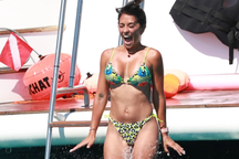 Bà xã Messi khoe ảnh luyện tập đầy gợi cảm