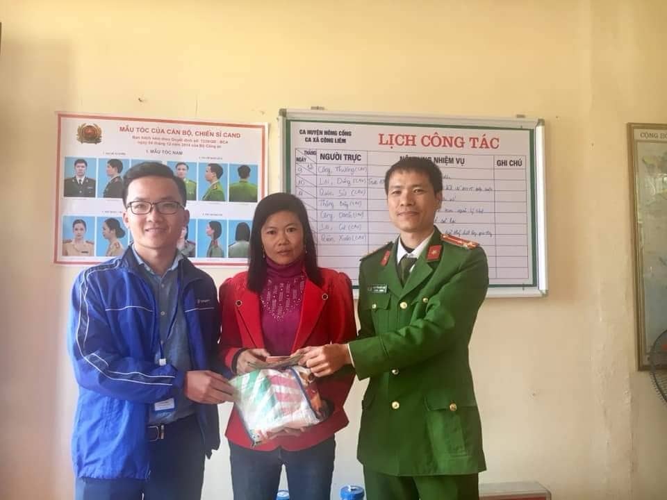Nhặt được hơn 20 triệu đồng, nhân viên VinaPhone tìm người đánh rơi trả lại - 1 Nhặt được hơn 20 triệu đồng, nhân viên VinaPhone tìm người đánh rơi trả lại - 1