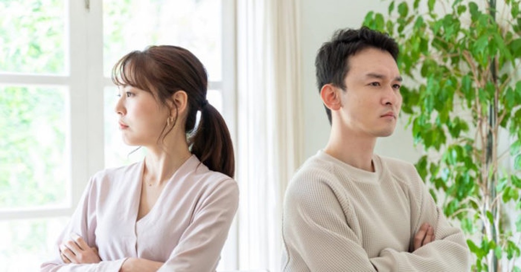 Đọc trộm tin nhắn của tôi, vợ bày đặt ghen tuông với người cũ - 1 Đọc trộm tin nhắn của tôi, vợ bày đặt ghen tuông với người cũ - 1