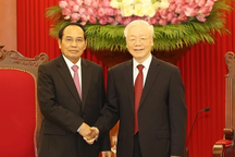 Tổng Bí thư: Dành ưu tiên hàng đầu cho mối quan hệ đặc biệt Việt Nam - Lào