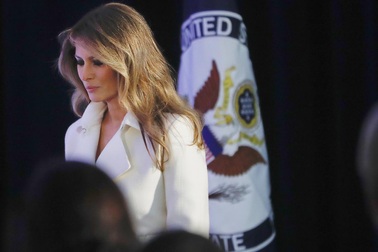 Hơn nửa triệu người ký đơn đòi Đệ nhất phu nhân Mỹ về Nhà Trắng