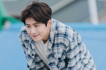 Công ty của tài tử Kim Seon Ho nói gì trước nghi án ép bạn gái phá thai?