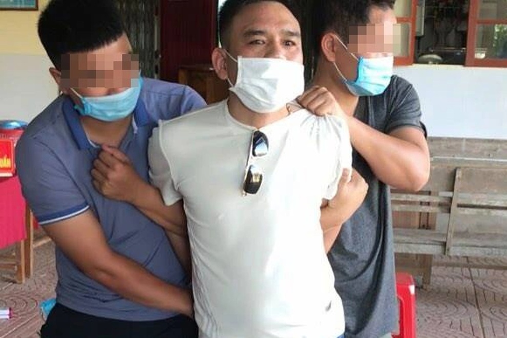 Dòng nhật ký cô đơn của siêu trùm ma túy - 4 Dòng nhật ký cô đơn của siêu trùm ma túy - 4