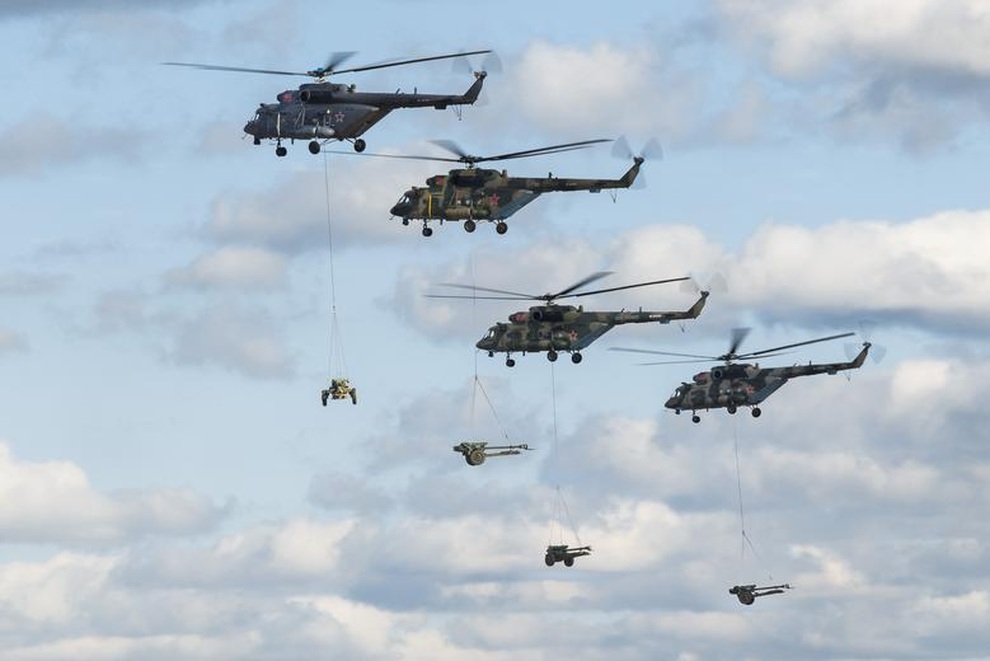 Dàn vũ khí Nga khạc lửa trong cuộc tập trận khiến NATO nóng mặt - 13 Dàn vũ khí Nga khạc lửa trong cuộc tập trận khiến NATO nóng mặt - 13