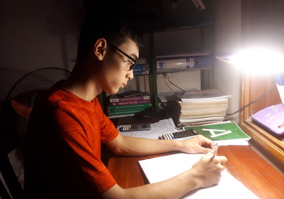 Cậu học trò miền núi có điểm xét tuyển khối A đạt 29,1 điểm - 3 Cậu học trò miền núi có điểm xét tuyển khối A đạt 29,1 điểm - 3