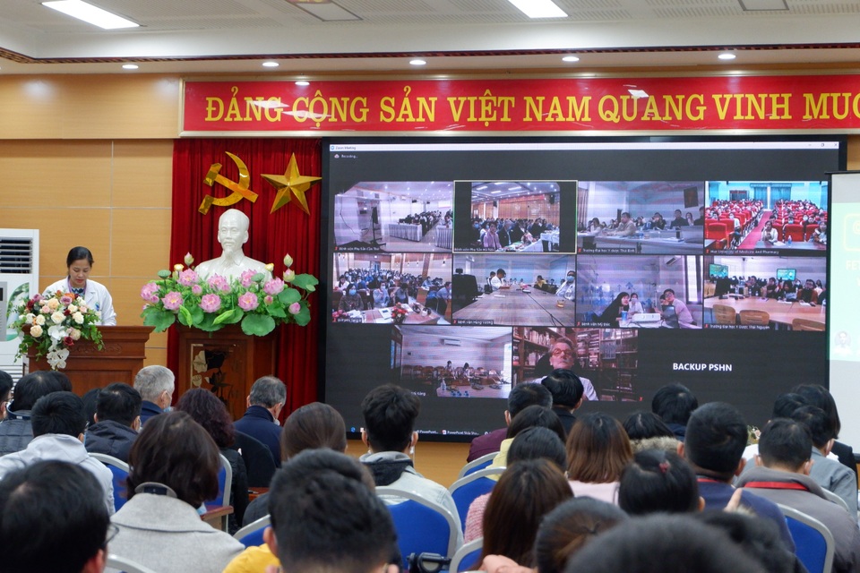 Truyền nước ối nuôi sống thai nhi ngay trong tử cung đã vỡ của mẹ - 3 Truyền nước ối nuôi sống thai nhi ngay trong tử cung đã vỡ của mẹ - 3