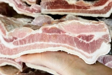 Hơn 86.000 tấn thịt lợn ngoại tràn về Việt Nam, giá hơn 65.000 đồng/kg