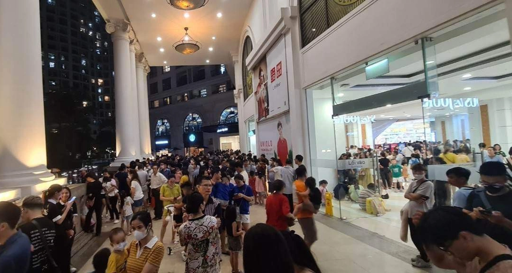 Cháy dưới hầm trung tâm thương mại ở Hà Nội - 1 Cháy dưới hầm trung tâm thương mại ở Hà Nội - 1