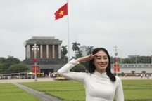 Đông đảo người dân đổ về Quảng trường Ba Đình lịch sử dịp lễ Quốc khánh