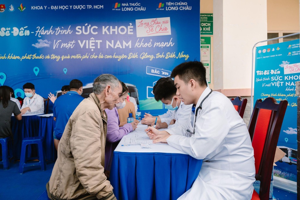 Long Châu sẻ chia: Hành trình sức khỏe, vì một Việt Nam khỏe mạnh - 3 Long Châu sẻ chia: Hành trình sức khỏe, vì một Việt Nam khỏe mạnh - 3
