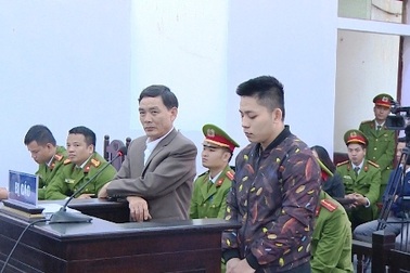 Kéo nhau đến cuộc họp chi bộ chửi bới, 2 bị cáo lãnh án