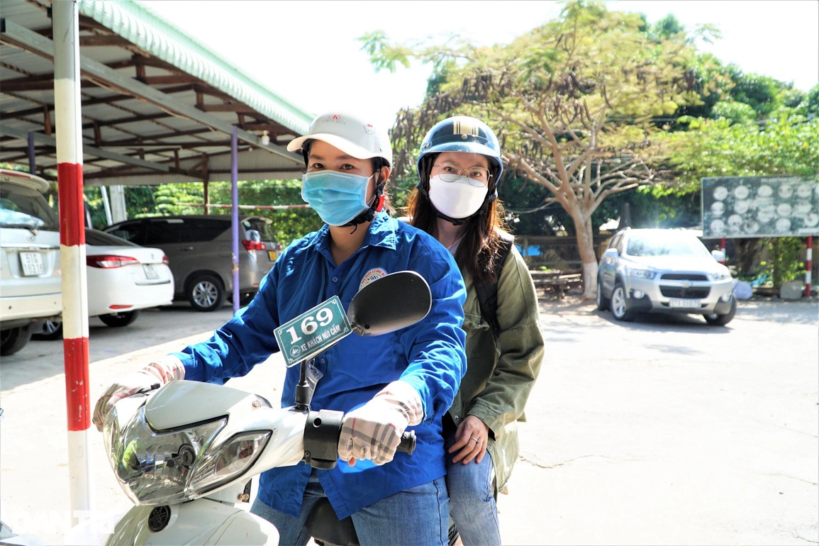Chở khách vượt ngọn núi cao nhất miền Tây, kiếm tiền triệu mỗi ngày - 3 Chở khách vượt ngọn núi cao nhất miền Tây, kiếm tiền triệu mỗi ngày - 3