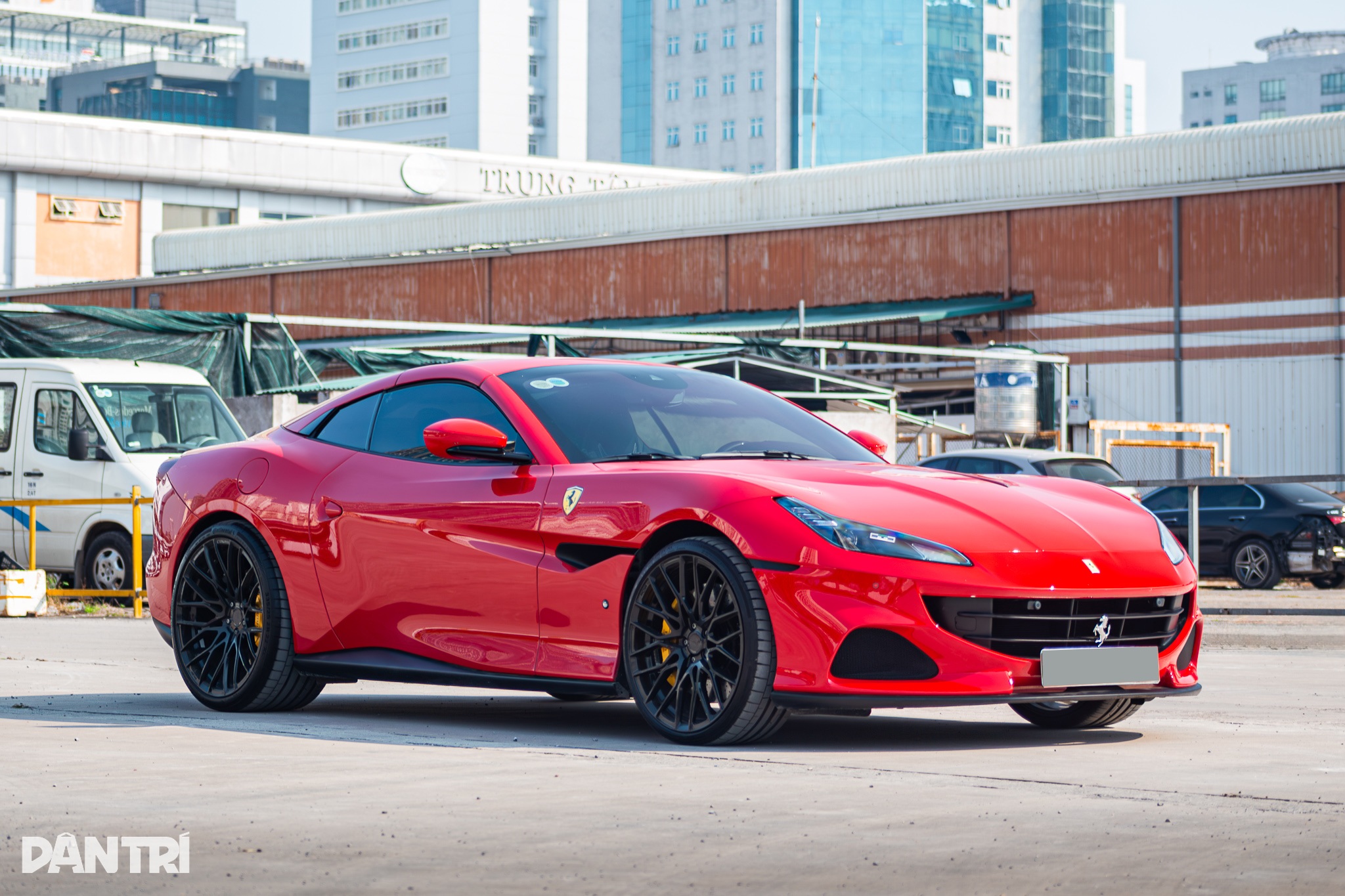 Khám phá Ferrari Portofino M: Xe mui trần giá 10 tỷ có 2 chiếc tại Việt Nam - 2 Khám phá Ferrari Portofino M: Xe mui trần giá 10 tỷ có 2 chiếc tại Việt Nam - 2