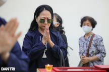 Nghệ sĩ Đức Lưu, Như Quỳnh cùng đồng nghiệp tiễn đưa NSƯT Mai Châu