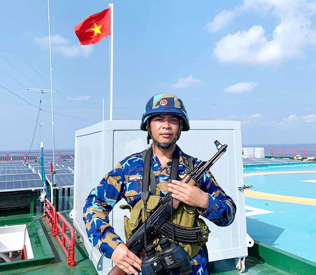 Chuyện ở nhà giàn và tình người giữa biển khơi - 4 Chuyện ở nhà giàn và tình người giữa biển khơi - 4