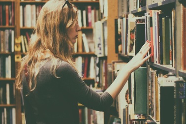 Sách phải đem cất 3 ngày, sau mỗi lần có khách hàng động tới