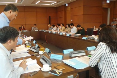 Trẻ hóa cán bộ là làn sóng tốt mà sao xã hội băn khoăn?