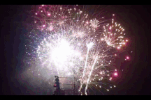 Mãn nhãn tiệc ánh sáng với 500 thiết bị bay trên bầu trời ở Bình Định