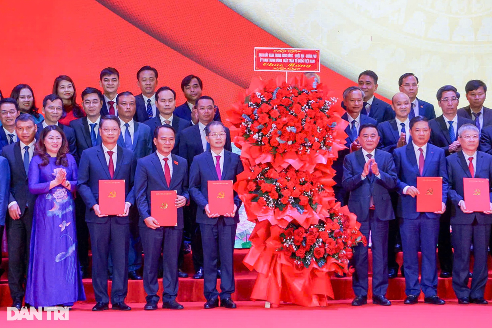 Lễ công bố Nghị quyết của Quốc hội về sáp nhập tỉnh, thành phố cả nước - 13 Lễ công bố Nghị quyết của Quốc hội về sáp nhập tỉnh, thành phố cả nước - 13