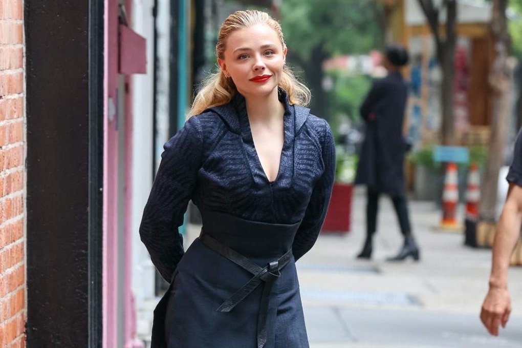 Chloë Grace Moretz sống ẩn dật chỉ vì một bức ảnh giễu cợt ngoại hình - 3 Chloë Grace Moretz sống ẩn dật chỉ vì một bức ảnh giễu cợt ngoại hình - 3